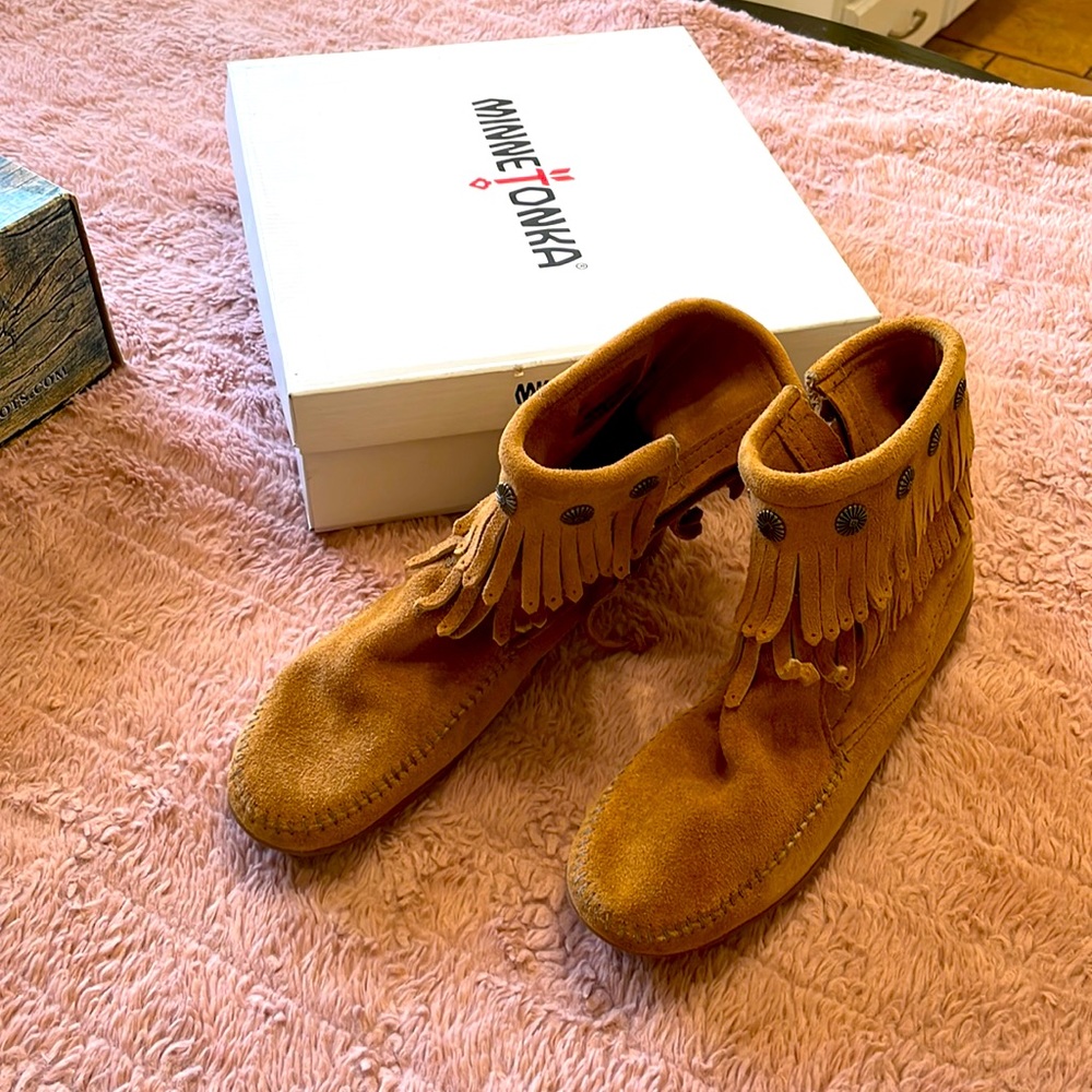 Tan moccasins size 7.5